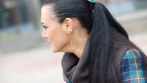 Masz to w kosmetyczce? Działa jak papier ścierny i niszczy włosy