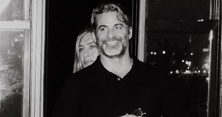 Jennifer Aniston i tajemniczy przystojniak