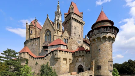 W jakim kraju znajduje się zamek Kreuzenstein? 