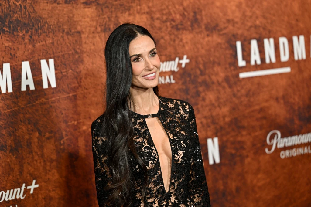 Demi Moore wyszła na premierze serialu i nie bez powodu skupiła na sobie wzrok Demi Moore wyszła na premierze serialu i nie bez powodu skupiła na sobie wzrok