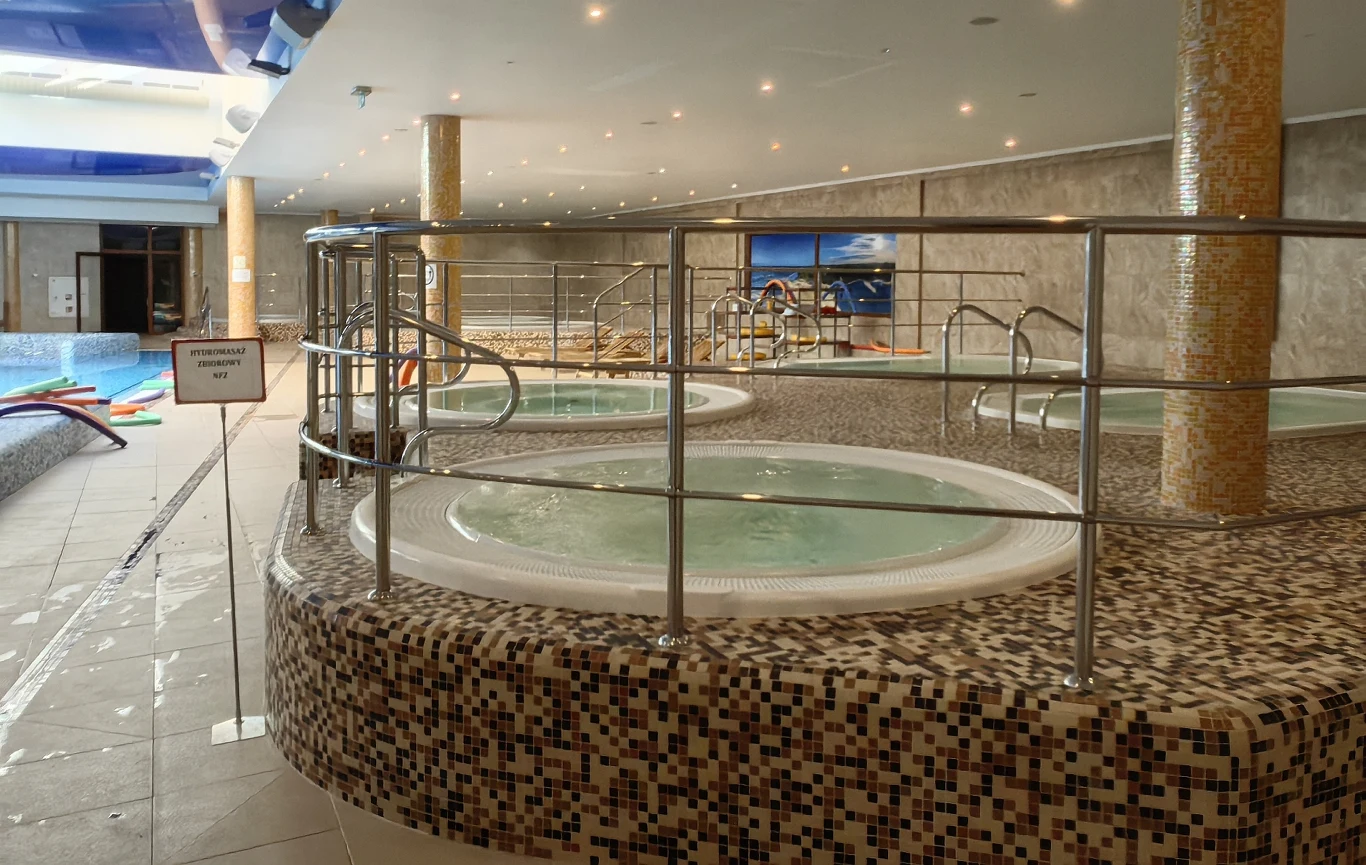 Wieniec-Zdrój to uzdrowisko z szeroką ofertą zabiegów opartych o tutejsze wody lecznicze i borowiny