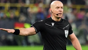 "Lewy" odsunięty na dobre. Tym razem decydował Marciniak. Nie zawahał się