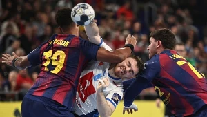 Remis mistrza Polski z Barceloną po pierwszej połowie. Ale co się stało potem