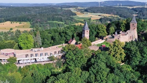 Tu historia przenika się z legendą. Zamek Frankenstein robi wrażenie