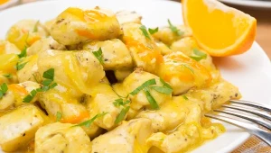 Delikatny kurczak w słodko-kwaśnym sosie pomarańczowym 