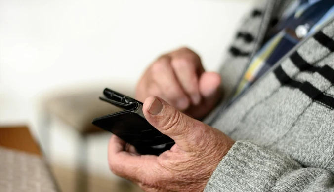 Emeryci zatracili się w technologii. Nowa moda jest i w Polsce