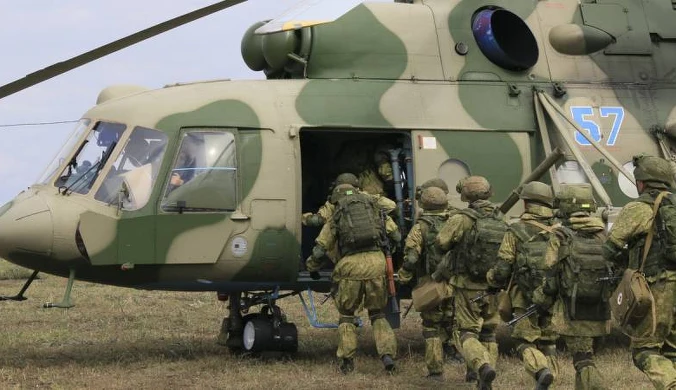 Rosyjski desant i wzięcie jeńców. Manewry przy polskiej granicy