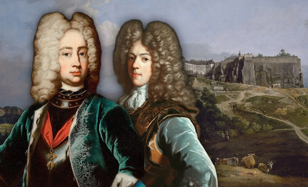 Dwóch mężczyzn w barokowych strojach, obaj mają bogato zdobione peruki. Tło stanowi panorama zamku i skalistego wzgórza w malowniczym krajobrazie z fragmentem wsi i pastwiskami.