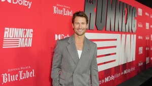 Glen Powell w filmie "Uciekinier"