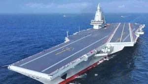 Chiny budują potężny lotniskowiec. Pierwszy z tego typu napędem