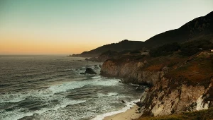 Rodzinna tragedia na plaży w USA. Dziewczynka zniknęła, ojciec zginął