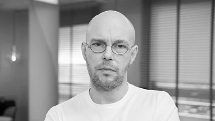 Pono zmarł krótko po swoich 49. urodzinach