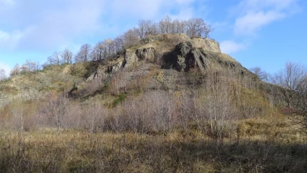 Wilcza Góra na Dolnym Śląsku umożliwia zwiedzenie wnętrza wygasłego wulkanu