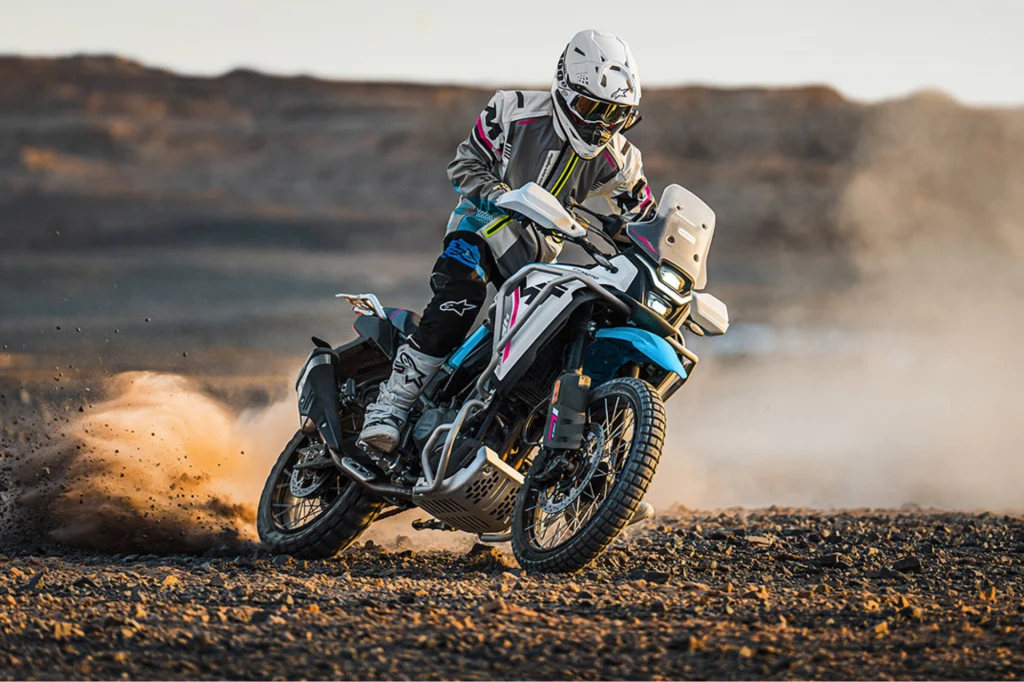 CFMoto 450MT podbija Europę. W Polsce jest trzecim najchętniej kupowanym motocyklem.