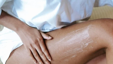 Balsam brązujący z drobinkami zapewni skórze zdrowy, opalony wygląd nawet jesienią