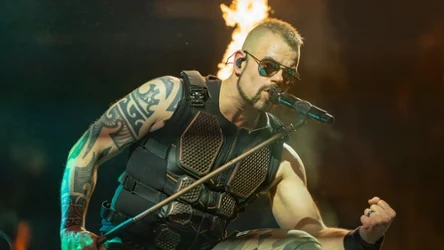 Joakim Brodén (Sabaton) w akcji