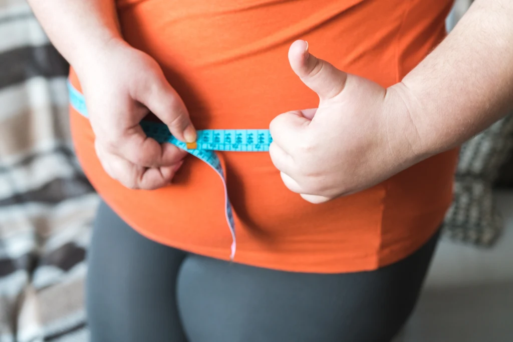 Skutki leków na otyłość to nie tylko mniejszy apetyt. Na co zwracają uwagę pacjenci?