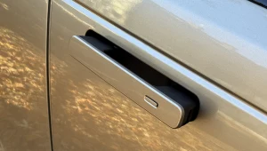 Koniec chowanych klamek w samochodach? Chodzi o bezpieczeństwo 