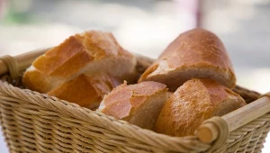 Mąka żurkowa ma wiele zastosowań w kuchni. Sprawdzi się m.in. do wypieku chleba