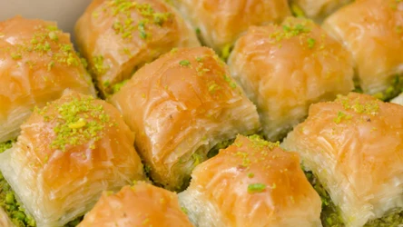 ​Baklava – wielowarstwowa tak dosłownie, jak i w przenośni. Krótka historia słynnego deseru