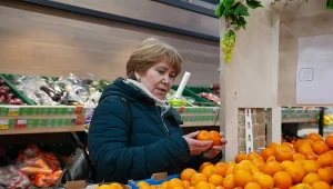 W sklepie sprawdź kilka rzeczy. Zawsze wyjdziesz z pysznymi mandarynkami