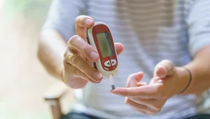Darmowy glukometr na NFZ. Komu przysługuje i co zrobić, by go dostać?