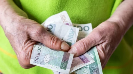 Renta wdowia jest wypłacana już od lipca 2025 roku. W przyszłym roku planowane jest podwyższenie progu dochodowego.