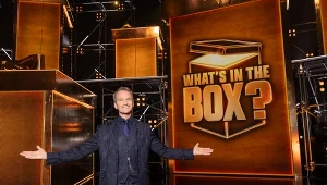 Neil Patrick Harris jako prowadzący "Co jest w pudełku?"