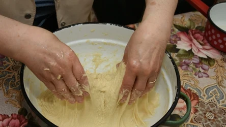 Dodaj do ciasta zamiast masła. Będzie puszyste jak nigdy. 