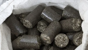 Brykiet z łusek słonecznika to biopaliwo o dużej wartości energetycznej.