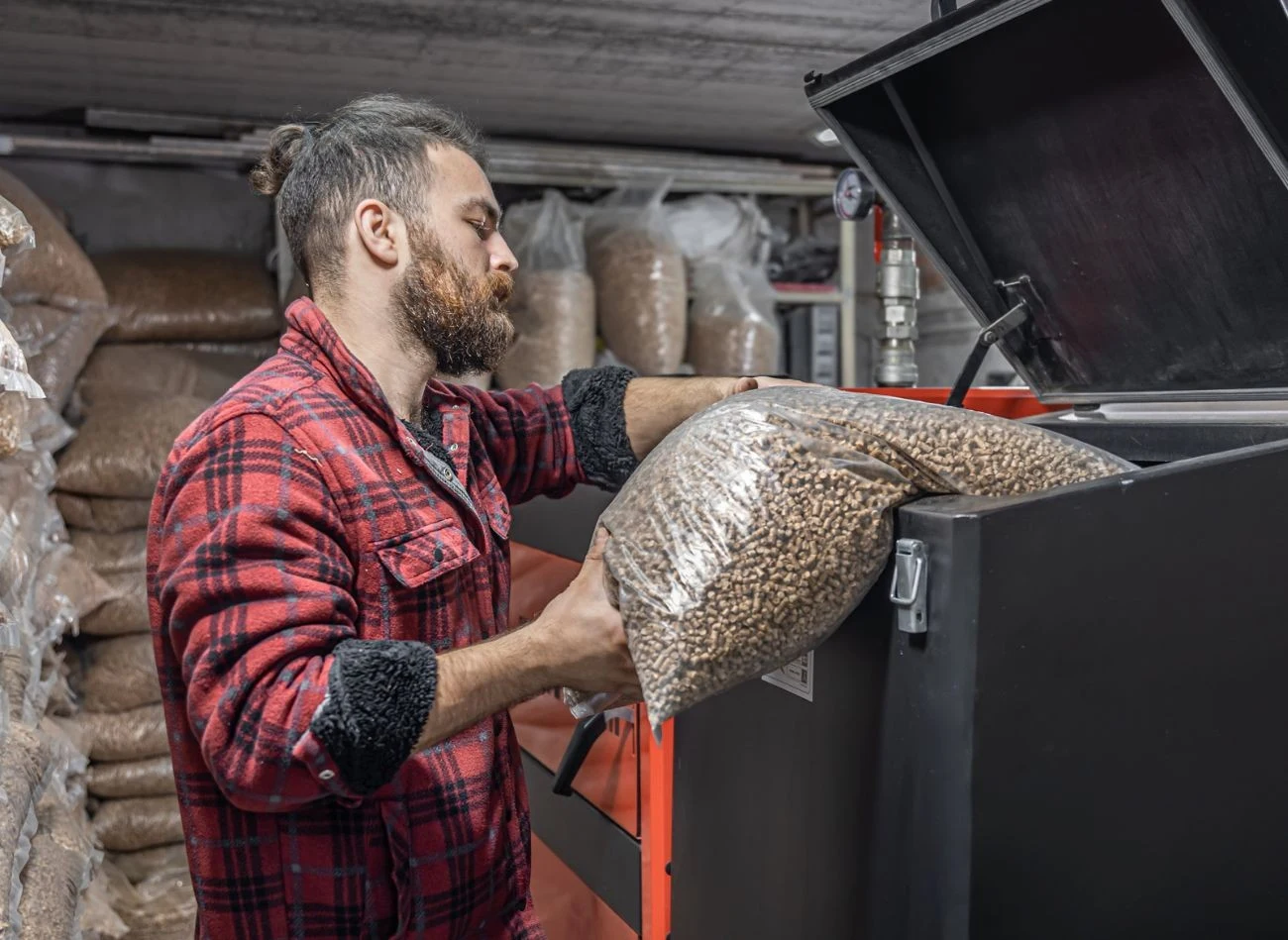 Brykiet z łusek słonecznika często przedstawiany jest jako alternatywa dla pelletu drzewnego.