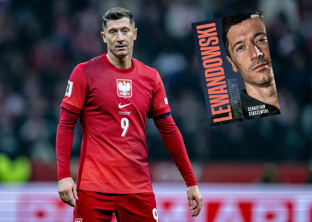 Piłkarz w czerwonym stroju reprezentacji Polski na boisku, z numerem 9 oraz godłem Polski na piersi. W górnym prawym rogu widoczna okładka książki z dużym portretem jego twarzy oraz napisem 'Lewandowski'.