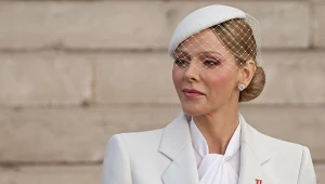 Wyszła i skupiła na sobie uwagę. Wzrok przyciąga ten jeden szczegół