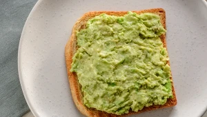Szukasz tańszego zamiennika dla guacamole? Kup to warzywo i zrób zdrową pastę