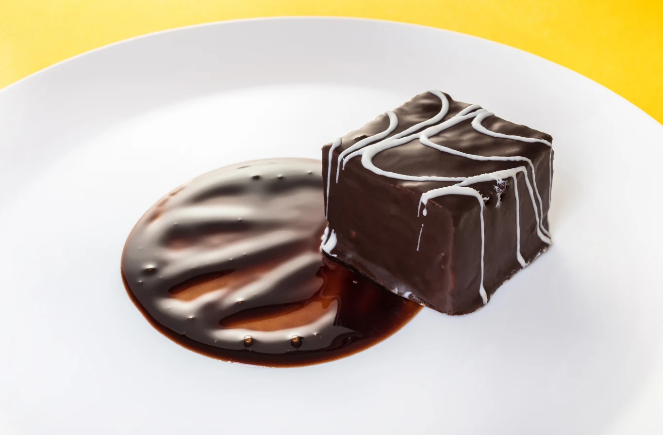 Wegańskie ptasie mleczko jest pyszne, słodkie i dietetyczne Wegańskie ptasie mleczko jest pyszne, słodkie i dietetyczne