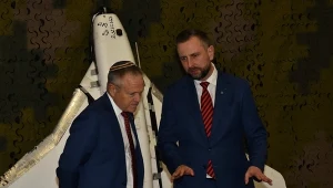 Szczątki dronów na spotkaniu. Wicepremier rozmawiał z ambasadorem USA