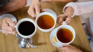 Kawa czy herbata? Nie musisz wybierać. Oto idealne dla zdrowia proporcje