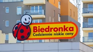 Wychodzą z Biedronki zrozpaczone. Czekały tygodniami, a tu klapa