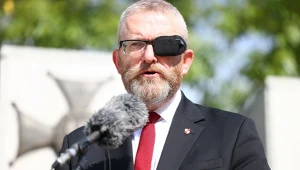 Grzegorz Braun napisał do Siergieja Ławrowa i Radosława Sikorskiego. Chce "normalizacji" relacji