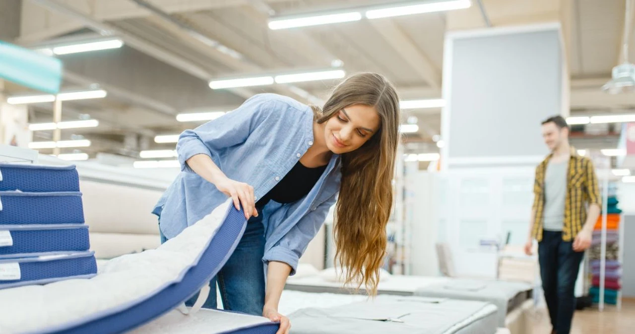 Jaki materac kupić online? Najlepsze materace premium - które wygrywają w testach trwałości i komfortu?