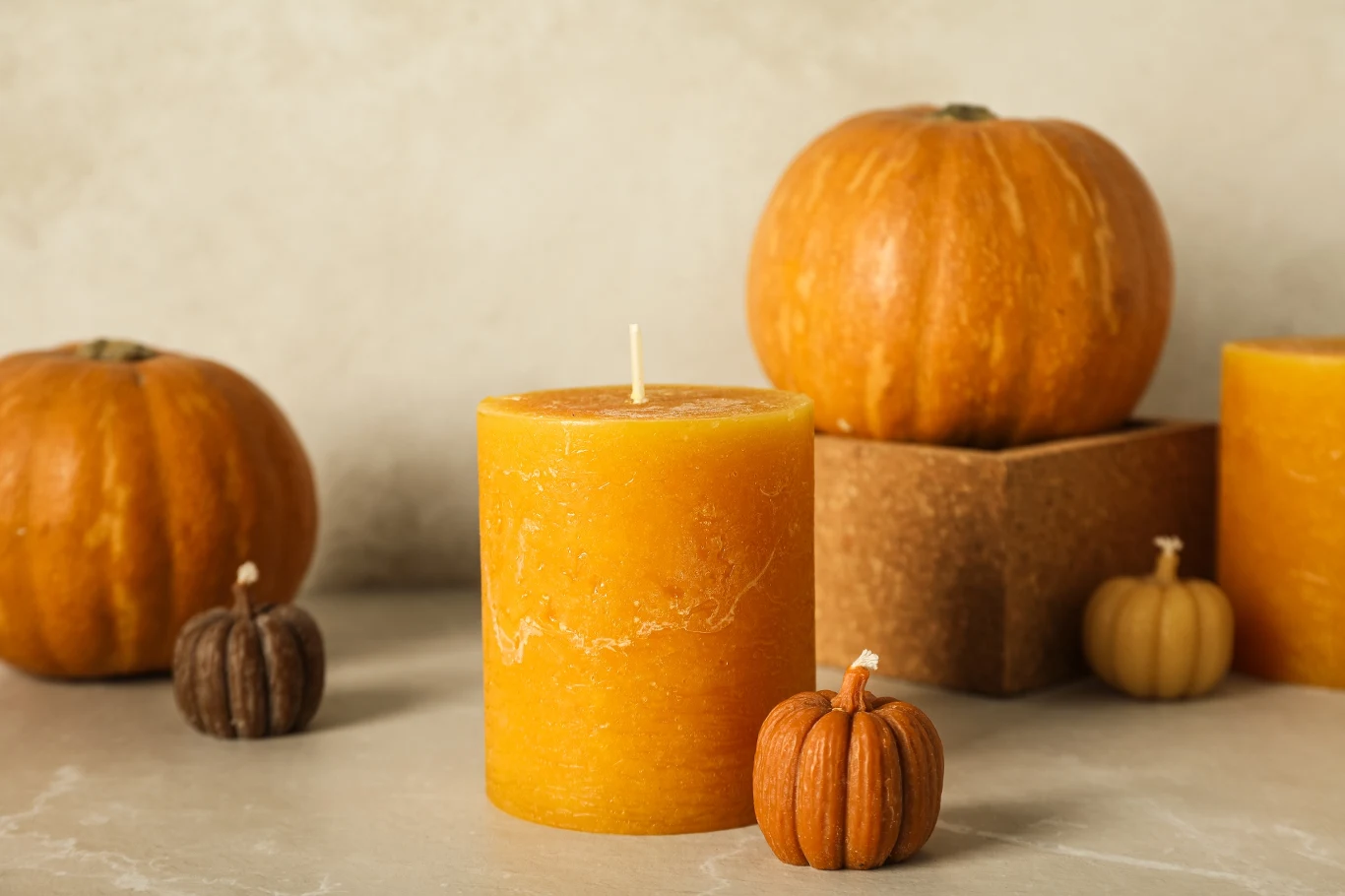 Świece zapachowe pięknie wyglądają i wspaniale pachną, jednak mogą wydzielać szkodliwe substancje. Niektórych produktów lepiej unikać. Świece zapachowe pięknie wyglądają i wspaniale pachną, jednak mogą wydzielać szkodliwe substancje. Niektórych produktów lepiej unikać.