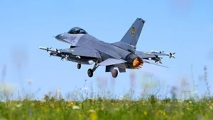 Pierwszy taki film. Pokazali, jak strącają z F-16 potężne rosyjskie pociski