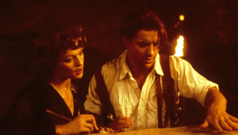 Rachel Weisz i Brendan Fraser w filmie "Mumia"