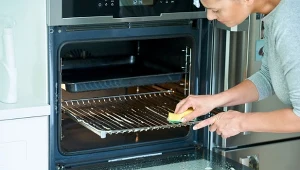 Jeden produkt z kuchni i wyczyścisz piekarnik na błysk.