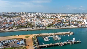 Urokliwe miasto przyciąga emerytów. Nie muszą liczyć tu każdego grosza