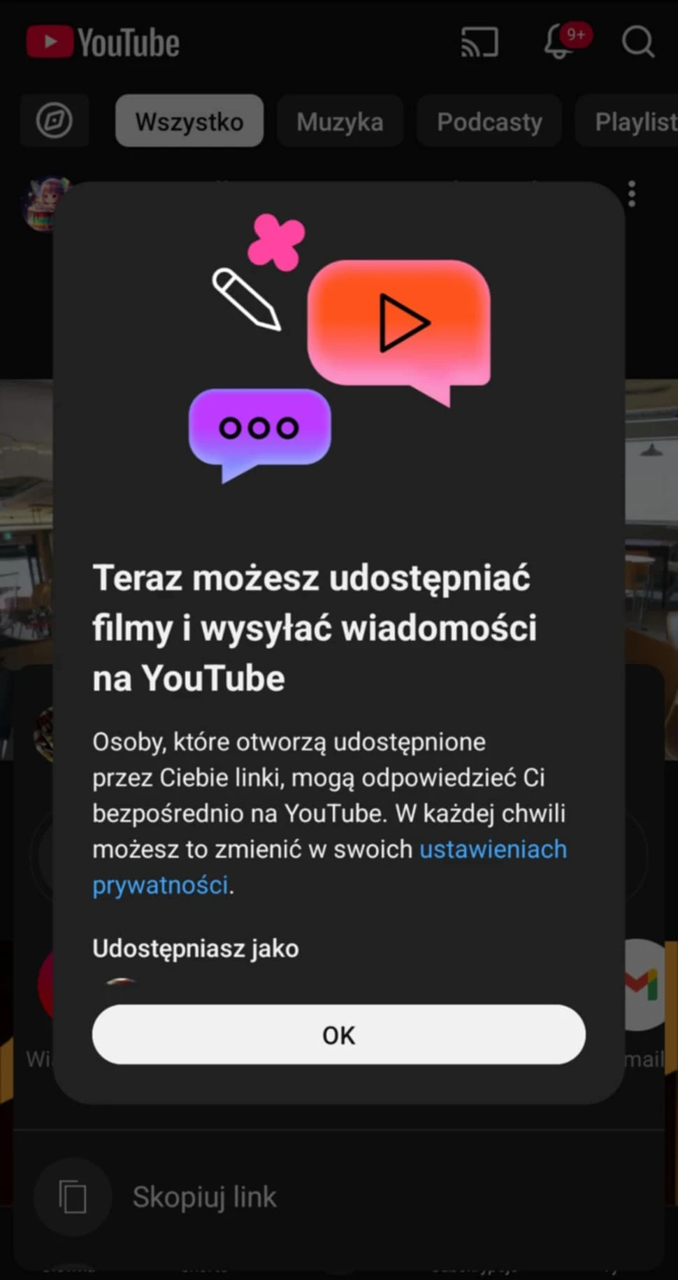 Ekran aplikacji YouTube z wyskakującym oknem informującym o możliwości udostępniania filmów i wysyłania wiadomości innym użytkownikom bezpośrednio na platformie, z kolorowymi ikonami symbolizującymi wiadomość i odtwarzanie multimediów.