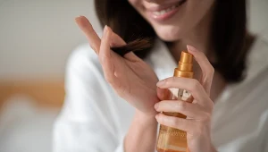 Olejek, który sprawi, że twoje włosy będą rosły jak szalone. To hit Polek