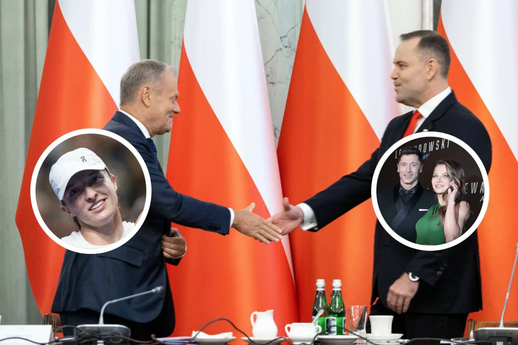 Donald Tusk i Karol Nawrocki znaleźli się na szczycie zestawienia. Iga Świątek i Lewandowscy gonią Dwóch mężczyzn w garniturach ściska sobie dłonie na tle polskich flag, przed nimi na stole stoją butelki wody mineralnej, szklanki oraz dokumenty. W kółkach widoczne są twarze dodatkowych osób: jedna z czapką sportową, druga para pozuje razem na tle śc...