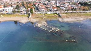 Z jeziora w Turcji wyłoniła się budowla. Przez lata była pod wodą