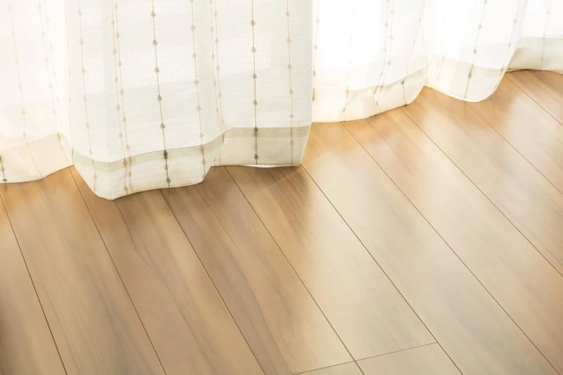 Panele laminowane są odporne na zarysowania, ale nie na wilgoć